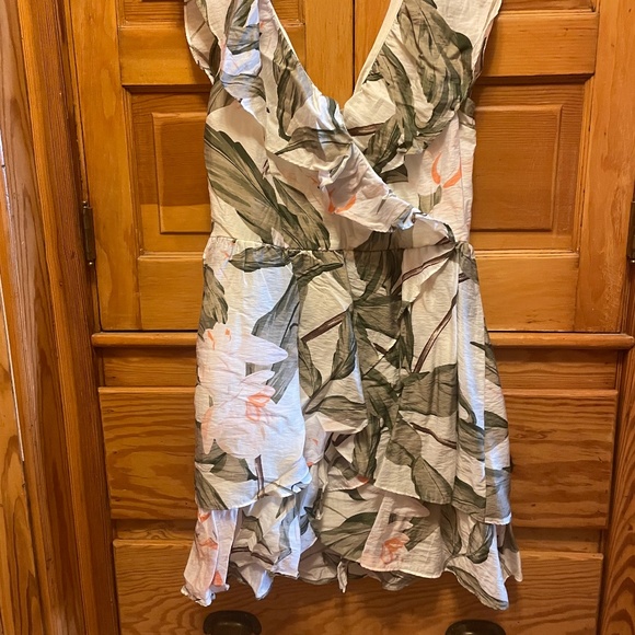 Express Floral Dress - Picture 1 of 3